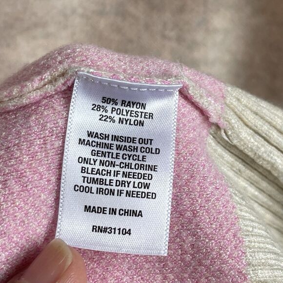 Crown & Ivy Women's Plus Size 2X Pink Heart Pearl Embellished Sweater Preppy - Picture 10 of 14